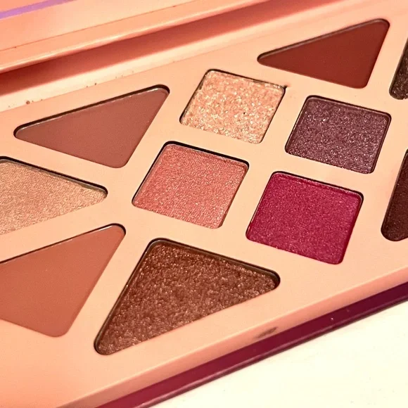 Athr Beauty Amethyst Crystal Eyeshadow Palette NEW - Picture 4 of 8